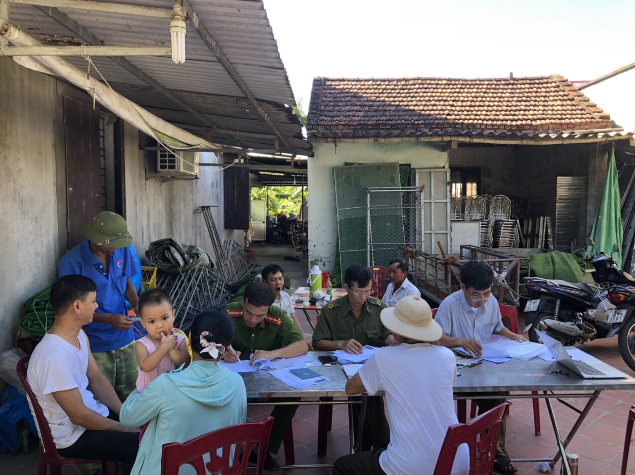 Công an xã Quang Phục (Tiên Lãng): Thu thập, điều chỉnh, bổ sung thông tin dữ liệu dân cư cho các hộ dân